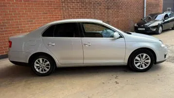 Volkswagen Jetta 2010 photo 2