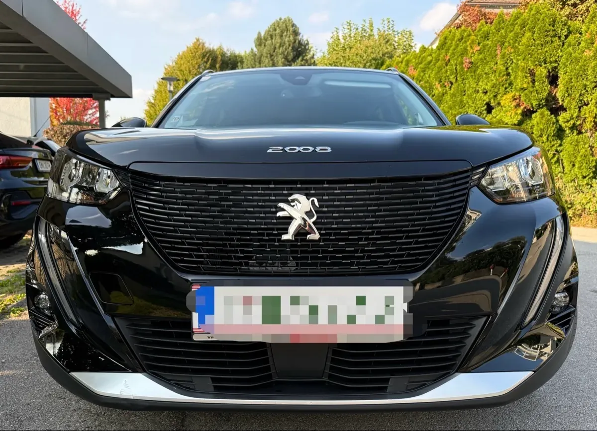 Peugeot E-2008 2022 photo 2
