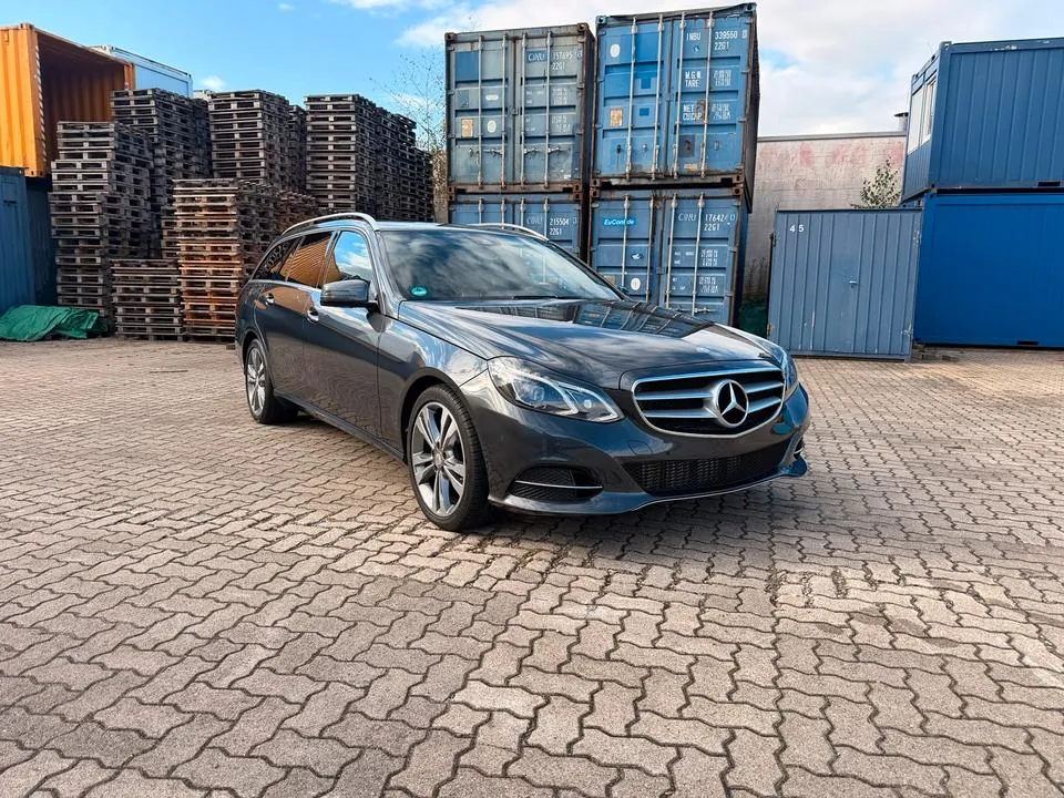 Mercedes-Benz E220