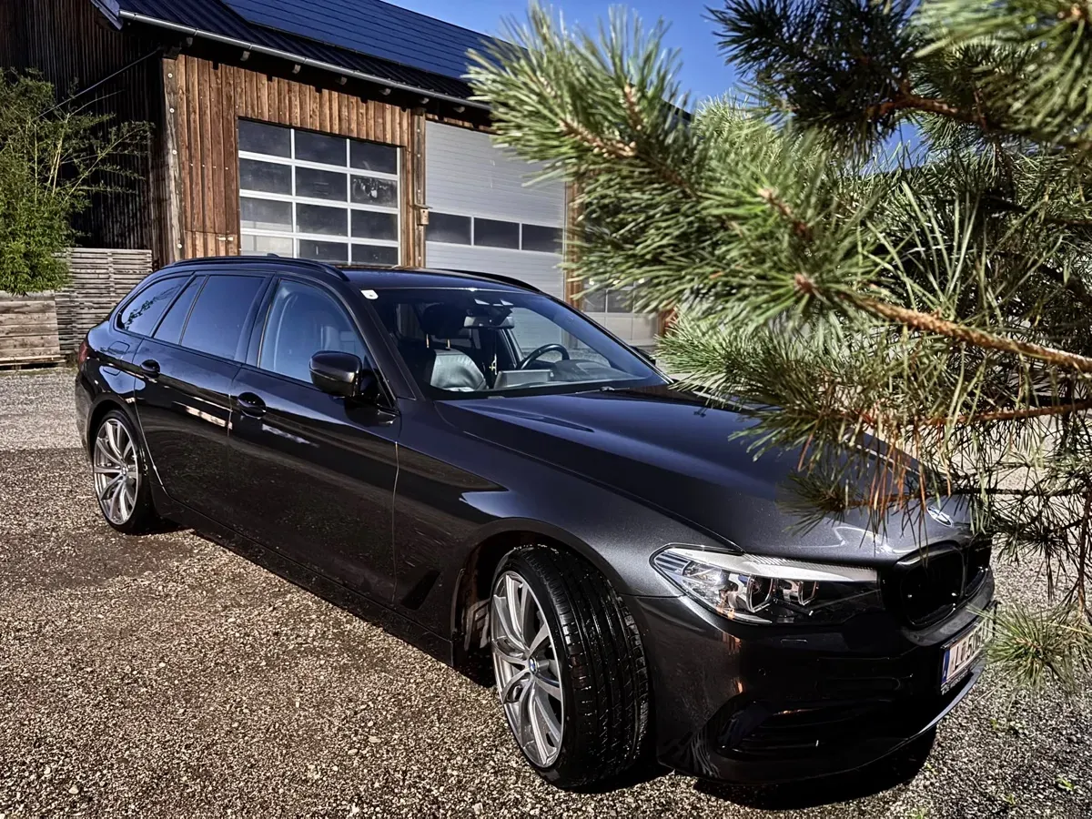 BMW 5 Series 2019 photo 2
