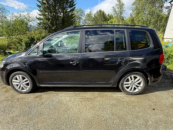 Volkswagen Touran 2013 photo 4