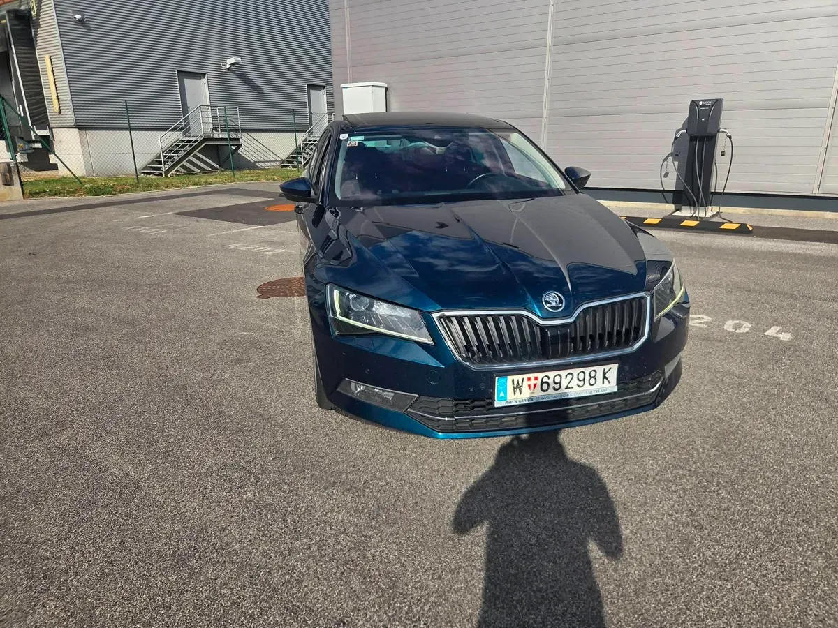 Skoda Superb 2016 photo 2