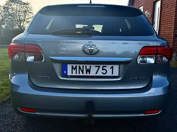 Toyota Avensis 2014 photo 3