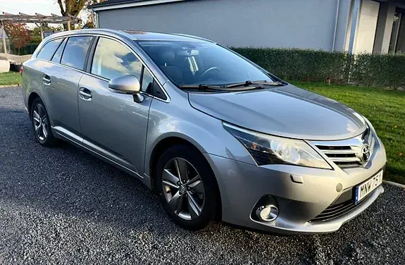 Toyota Avensis 2014 photo 5