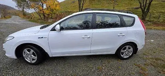 Hyundai I30 2010 photo 2
