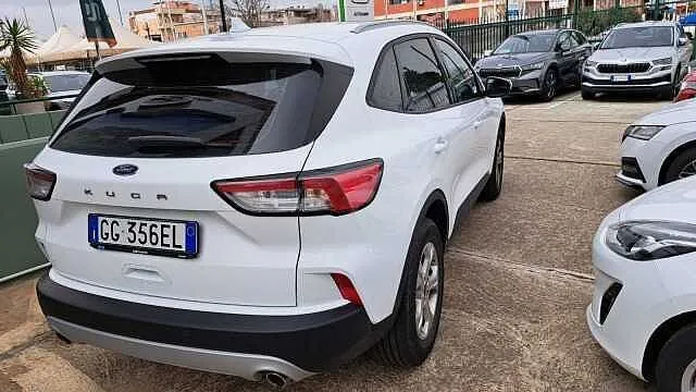 Ford Kuga 2022 photo 2