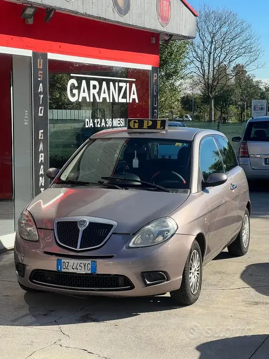 Lancia Ypsilon