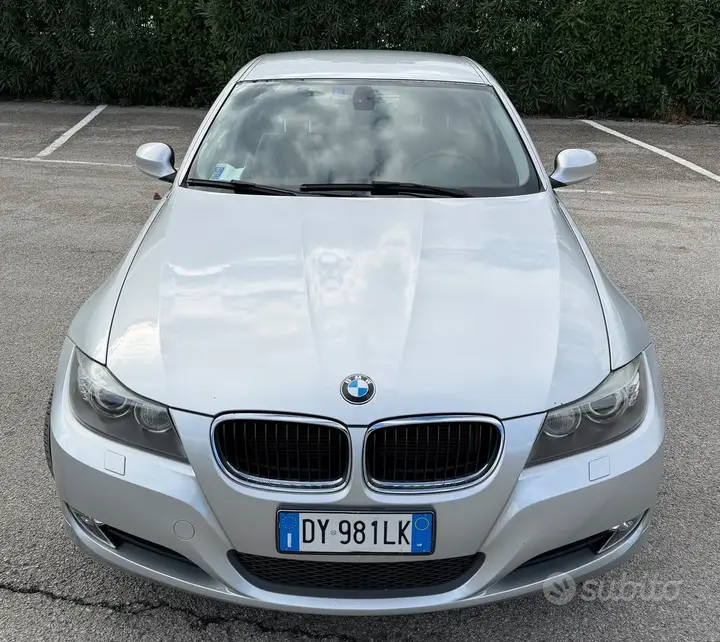 BMW 320D 2009 photo 3