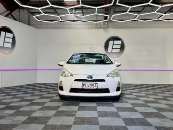 Toyota Aqua 2012 photo 3
