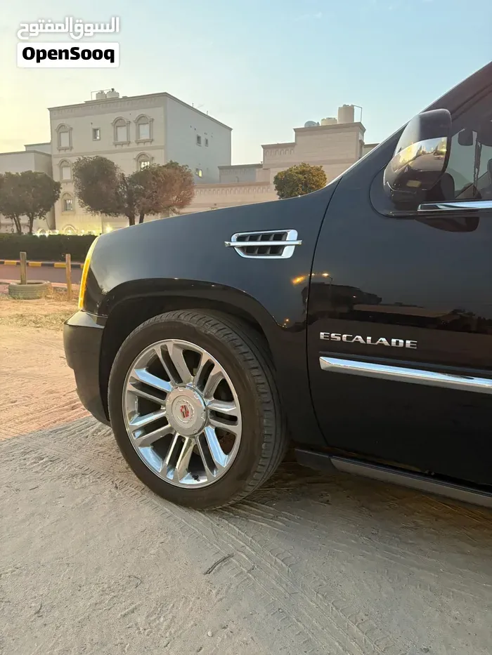Cadillac Escalade 2012 photo 3