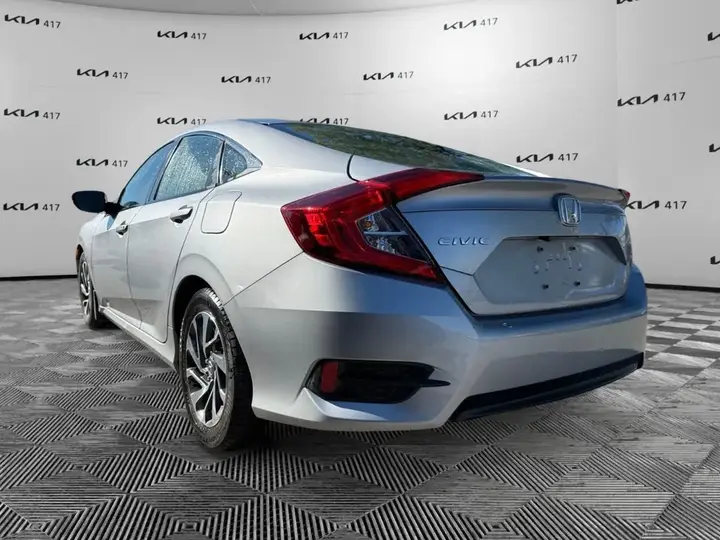 Honda Civic 2017 photo 3