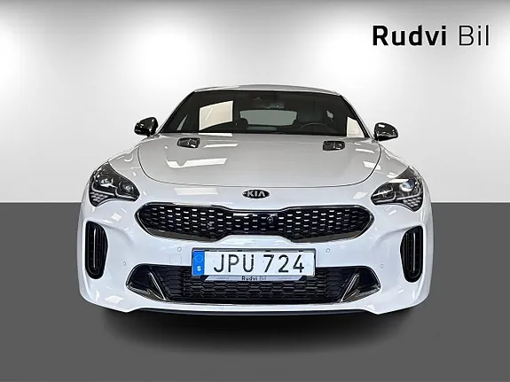 Kia Stinger 2018 photo 2