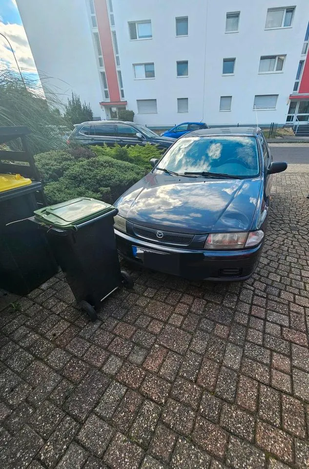 Mazda 323