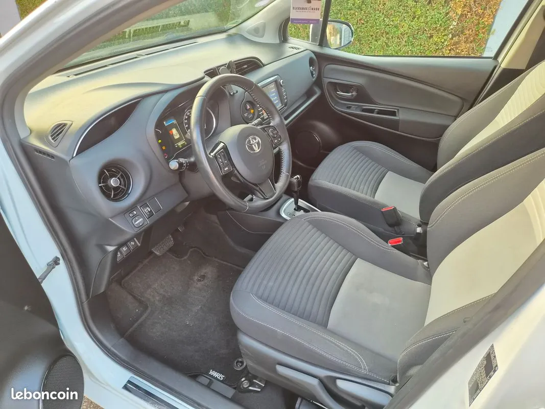 Toyota Yaris 2017 photo 3
