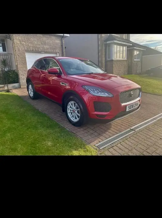 Jaguar E-Pace 2018 photo 4