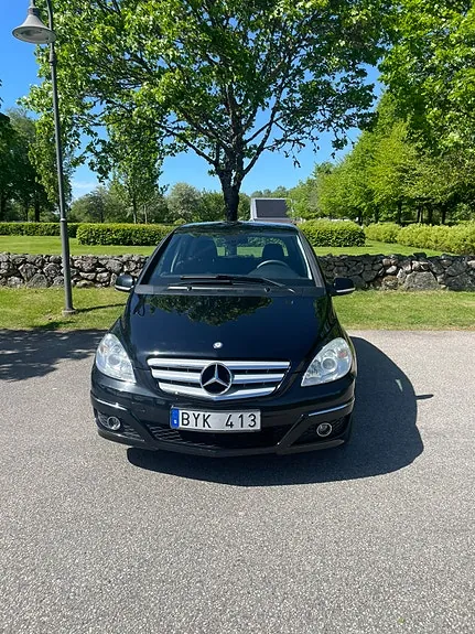 Mercedes-Benz B180 2011 photo 3