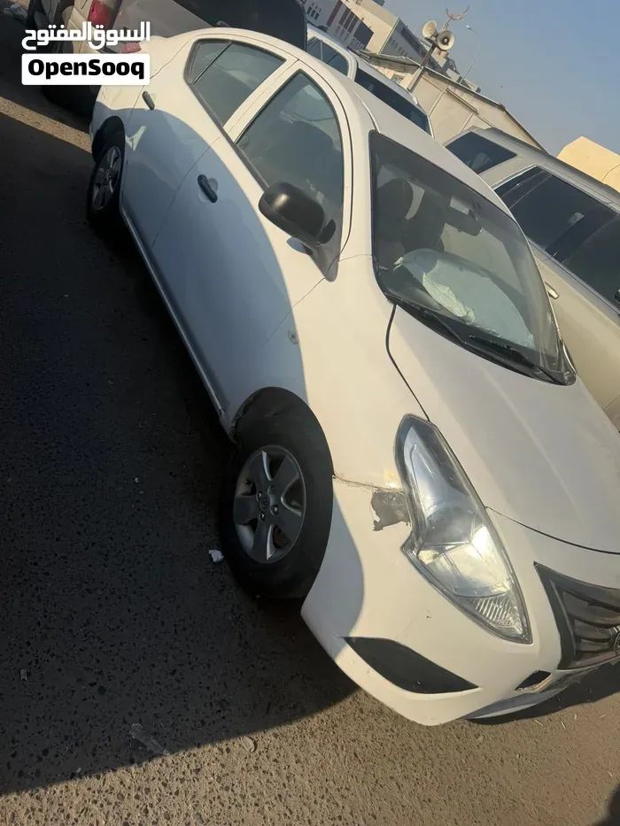 Nissan Sunny 2016 photo 2