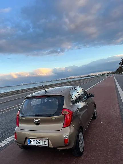 Kia Picanto 2012 photo 2