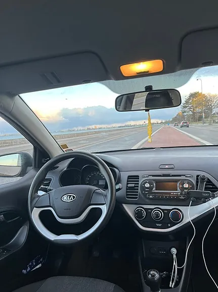 Kia Picanto 2012 photo 3
