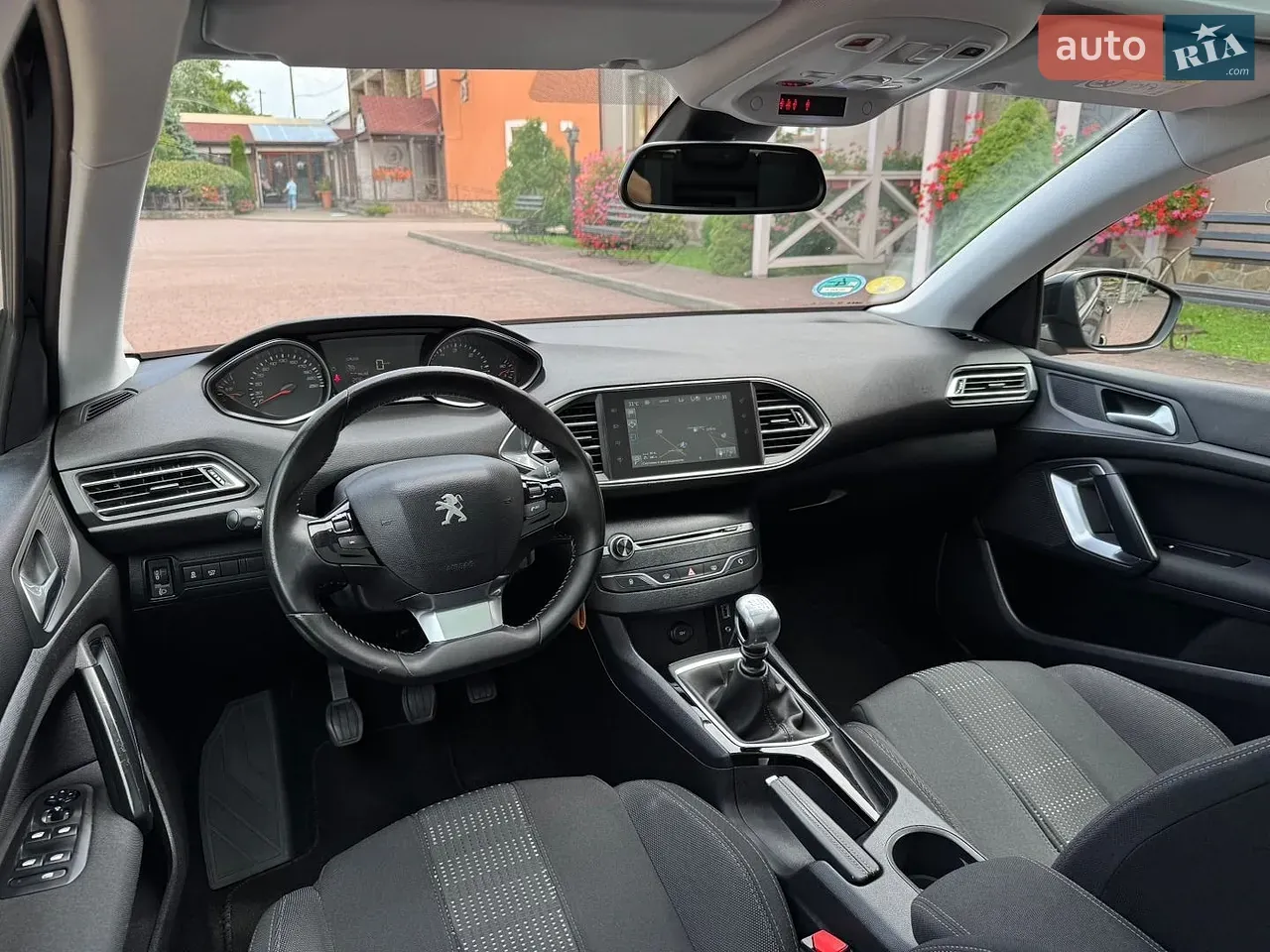Peugeot 308 2015 photo 2