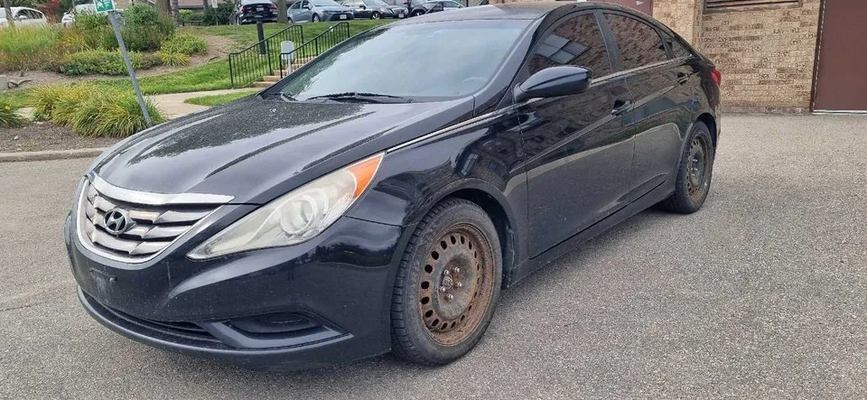Hyundai Sonata 2011 photo 2