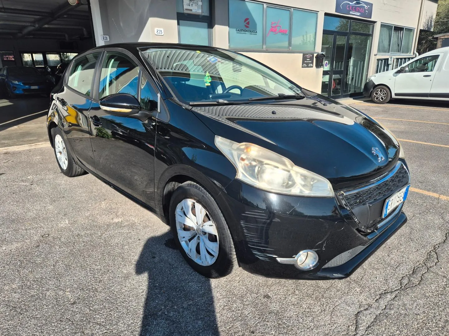 Peugeot 208 2013 photo 2