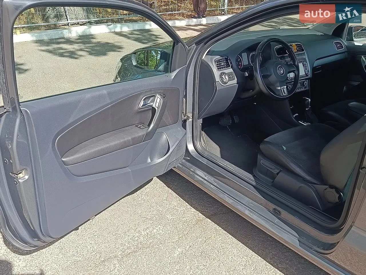Volkswagen Polo 2011 photo 2
