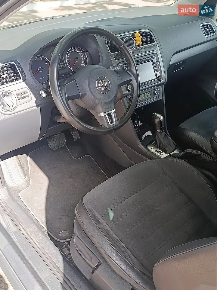 Volkswagen Polo 2011 photo 5