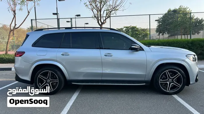 Mercedes-Benz Gls-Class 2023 photo 4