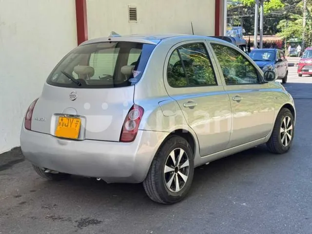 Nissan March 2002 photo 2