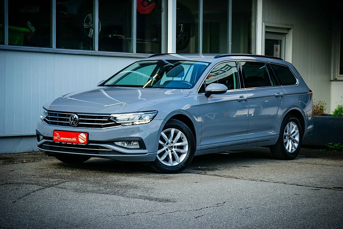 Volkswagen Passat 2023 photo 2