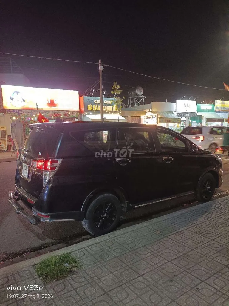 Toyota Innova 2018 photo 3