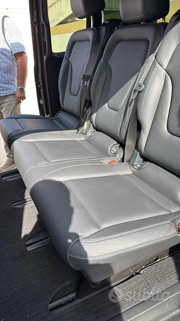 Mercedes-Benz C-Class 2023 photo 2