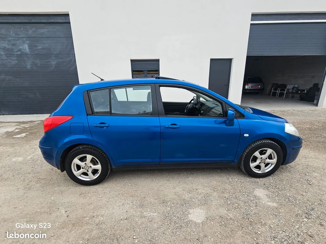 Nissan Tiida 2008 photo 2