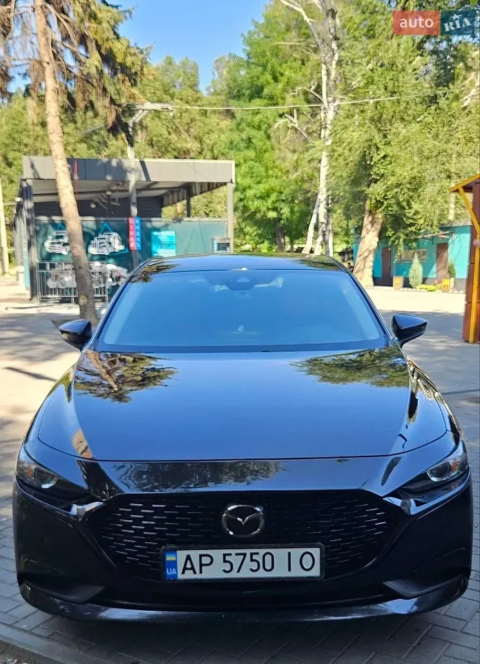 Mazda 3 2018 photo 2