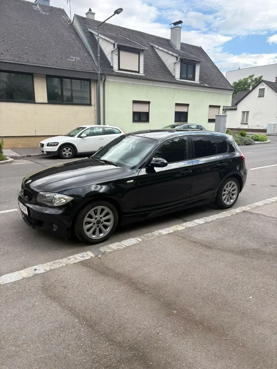 BMW 1 Series 2007 photo 2