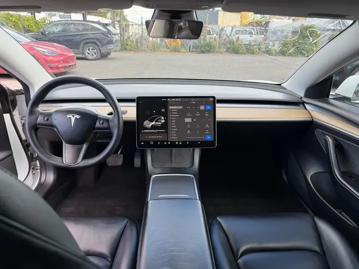Tesla Model 3 2021 photo 4