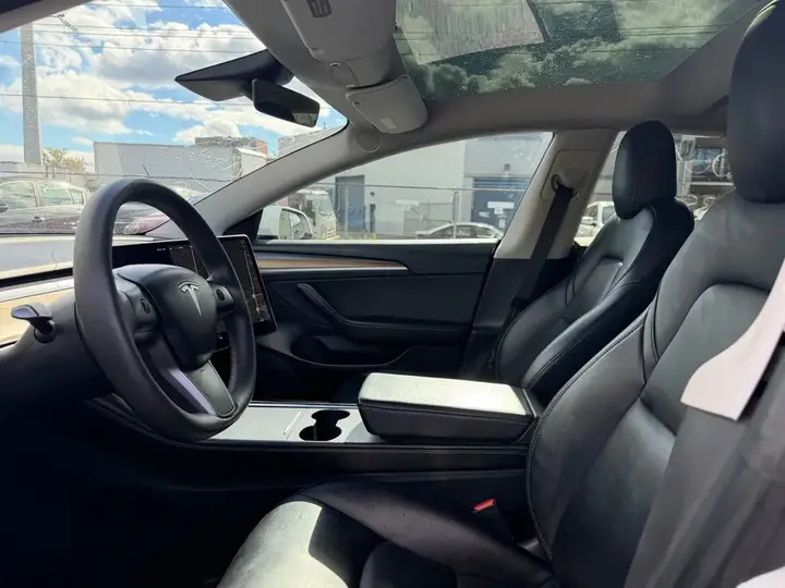 Tesla Model 3 2021 photo 3