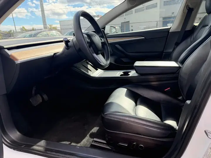 Tesla Model 3 2021 photo 5