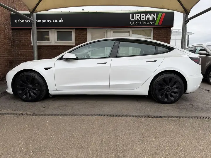 Tesla Model 3 2022 photo 4
