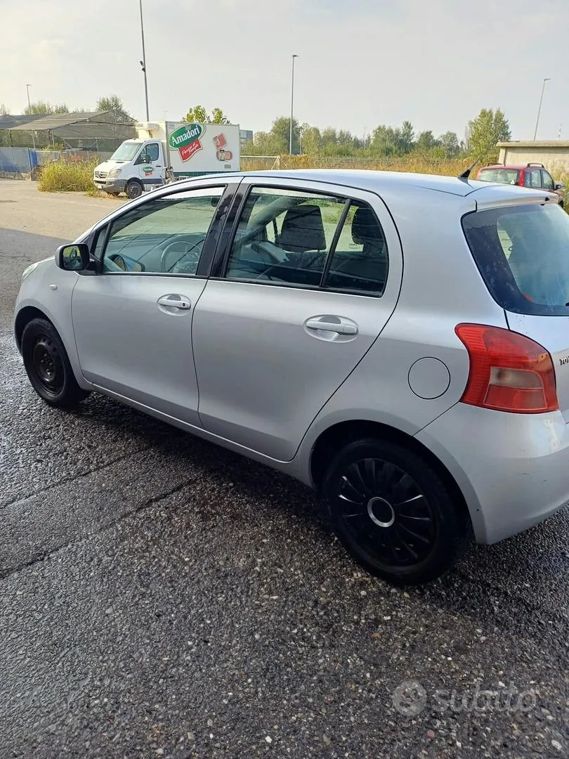 Toyota Yaris 2007 photo 3