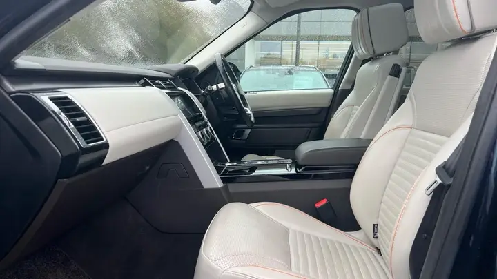 Land Rover Discovery 2018 photo 3