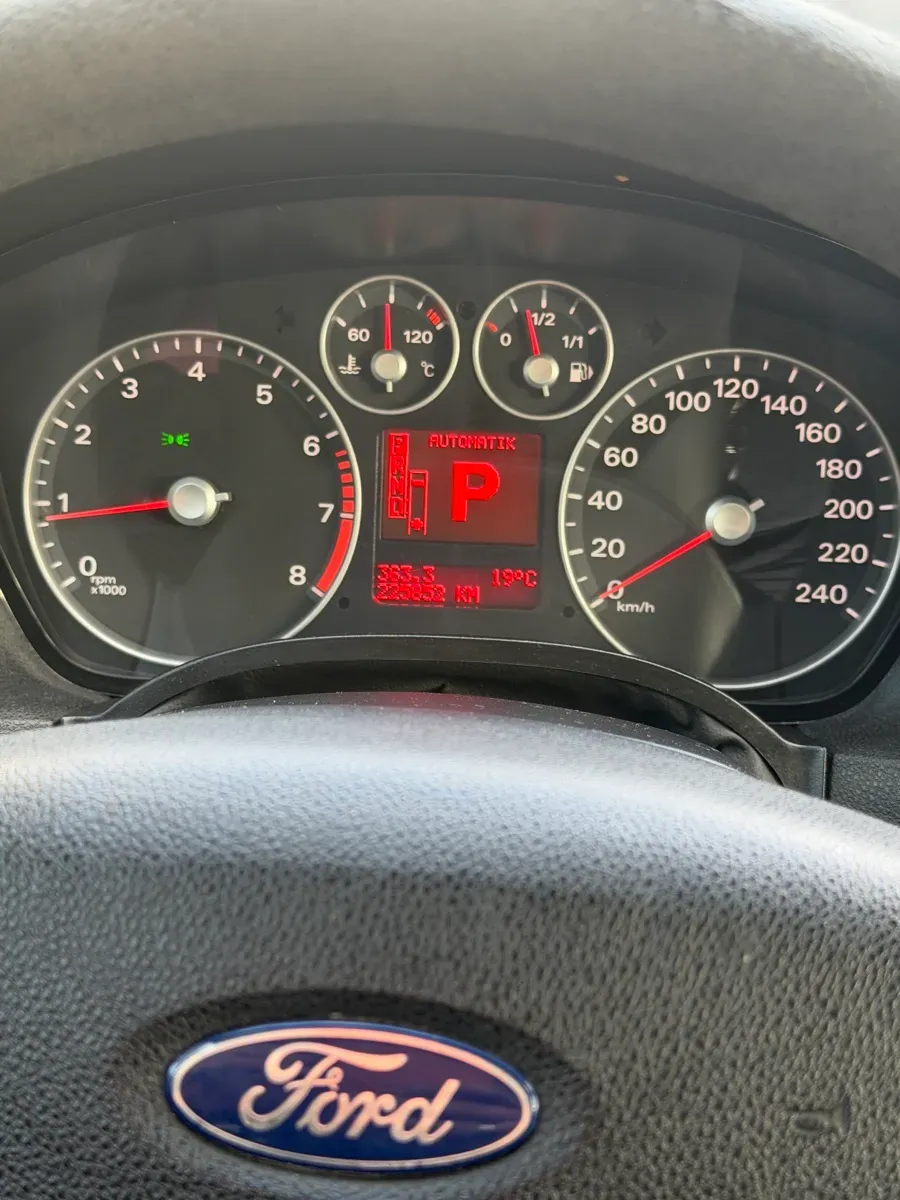 Ford Focus 2007 photo 2