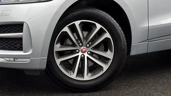 Jaguar F-Pace 2018 photo 3