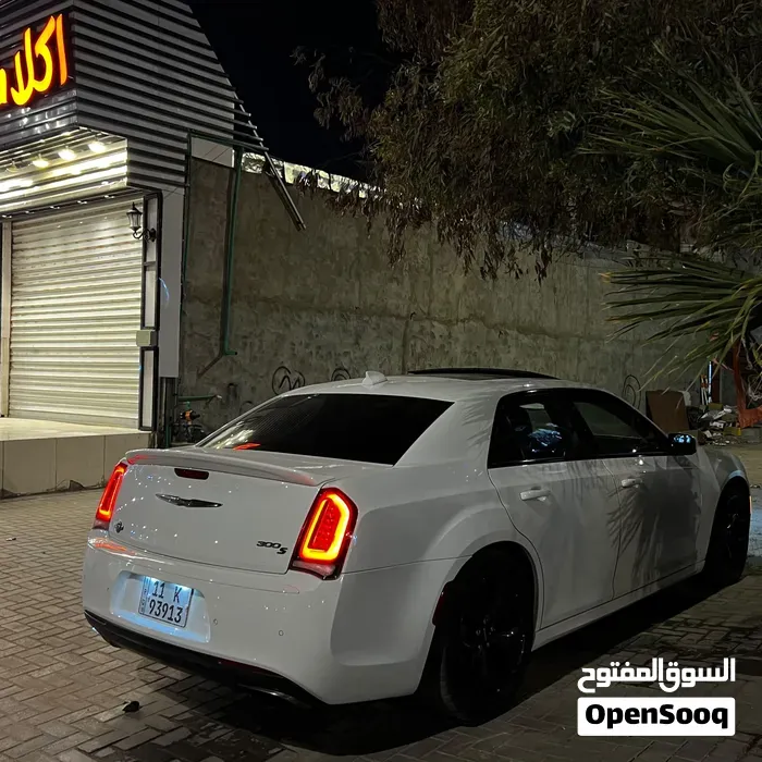 Chrysler 300 2017 photo 2