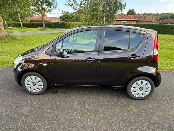 Suzuki Splash 2012 photo 3