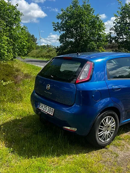 Fiat Punto 2012 photo 3