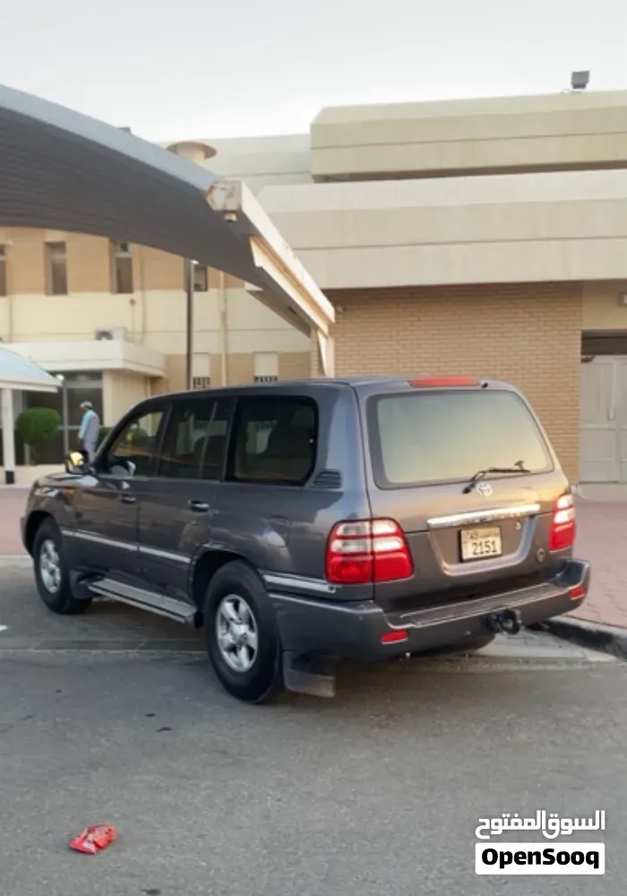 Toyota Land Cruiser 2004 photo 2