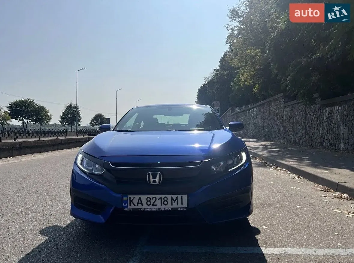 Honda Civic 2018 photo 2