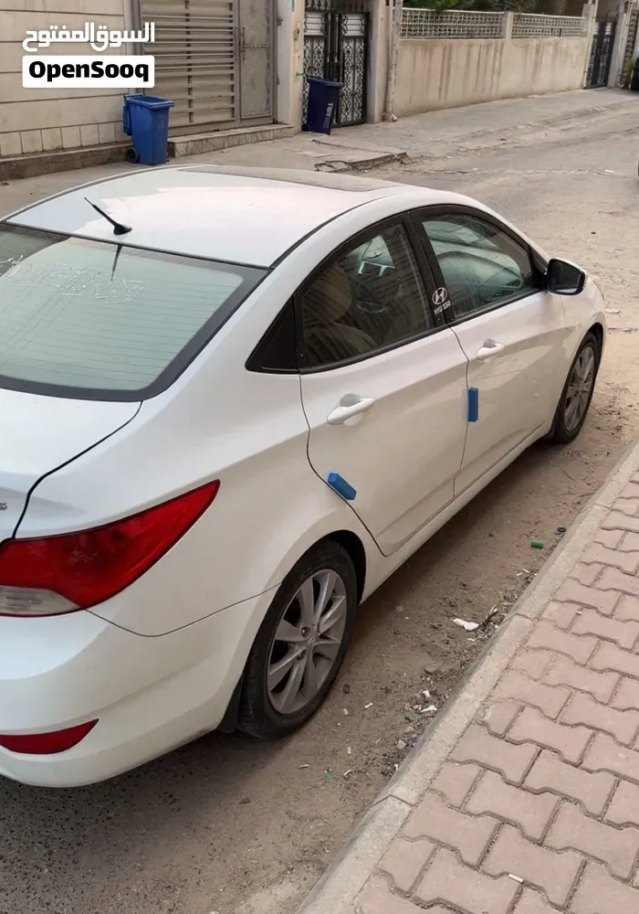 Hyundai Accent 2014 photo 4